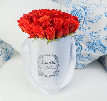 red roses in a white satin hatbox in nyc and miami